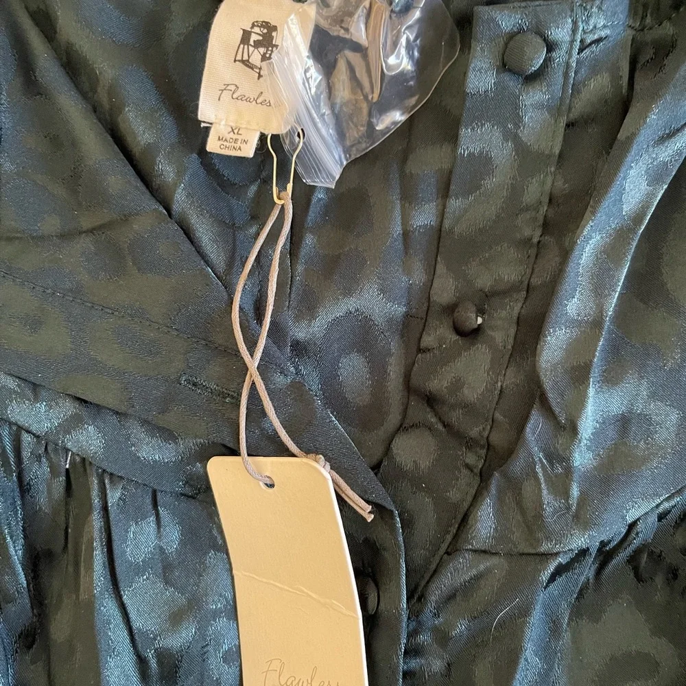 Top bought from VICI - never been worn. New with tags. - Picture 2 of 2